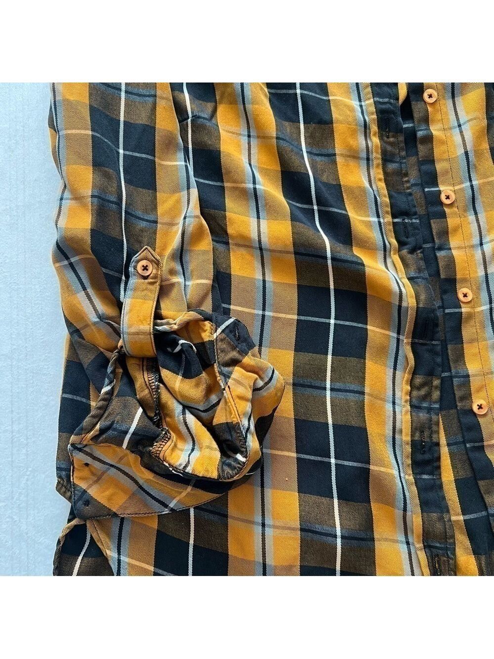 Billy T Women's L Soft Mabry Checkered Gold Long Sleeve Button Up Collared Shirt - Picture 5 of 10